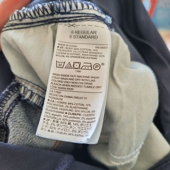 Old Navy Maternity Jeans Boot Cut Dark Wash Full Panel Flared Comfy High Waist 6 - Picture 7 of 7